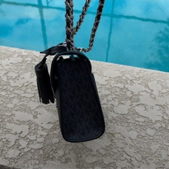 Michael Kors Rose Small Crossbody Black - Picture 3 of 16